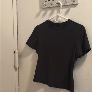 SKIMS LARGE BLACK STRETCHY TEE